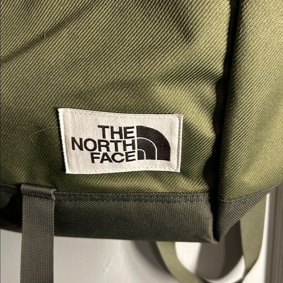 The North Face Classic Commuter Laptop Daypack - Picture 2 of 9